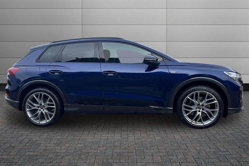 Used Audi Q4 e-tron Advanced 219 kW (299 HP) 2023 Navarra blue SUV