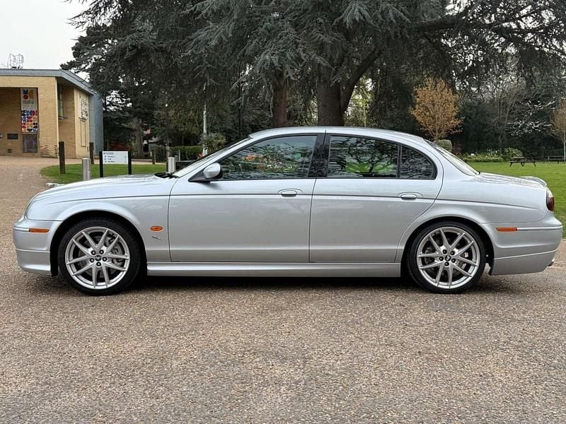 Used Jaguar S-Type R 298 HP (219 kW) 2007 Silver Sedan