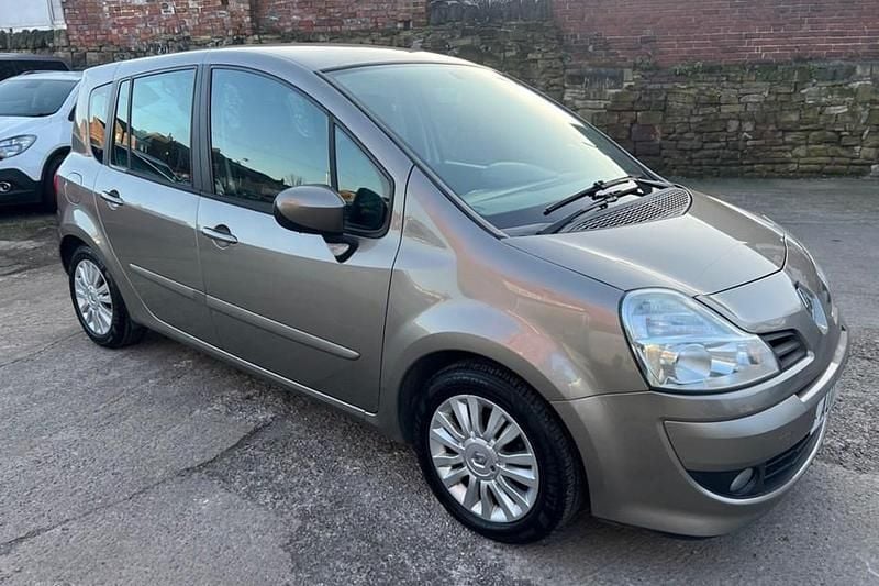 Used Renault Grand Modus Dynamique 88 HP (64 kW) 2011 Beige MPV