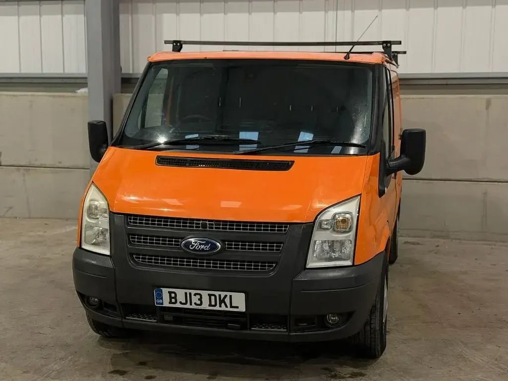 Used Ford Transit 100 HP (73 kW) 2013 Orange Van