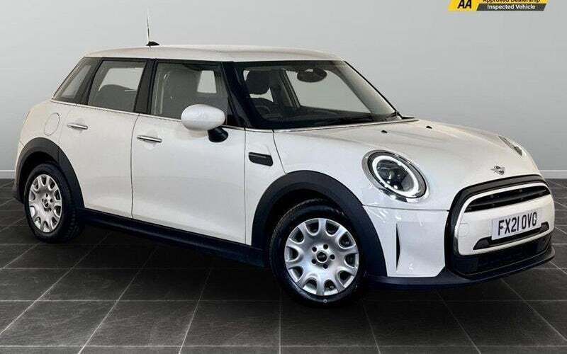 Used 2022 Mini ONE Classic Hatchback | £9,995 (Fair price) - Image 1/2
