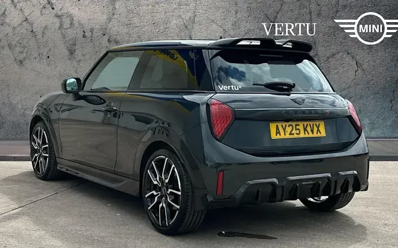 Usado Mini Cooper Sport 150 kW (204 HP) 2026 Citadino