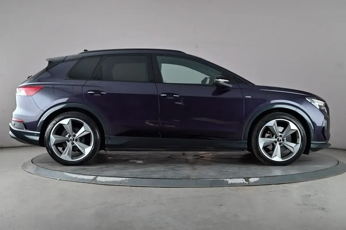 Used Audi Q4 e-tron Black Edition 150 kW (204 HP) 2023 Mauve/purple SUV