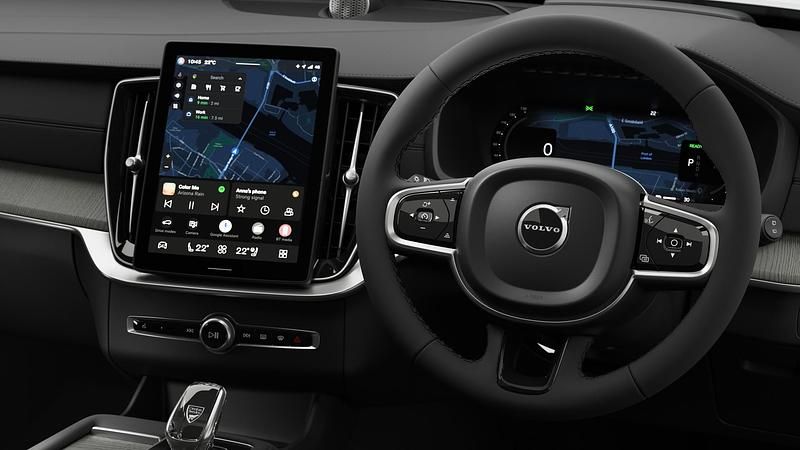 New Volvo XC90 Ultra 2026 Mulberry red SUV