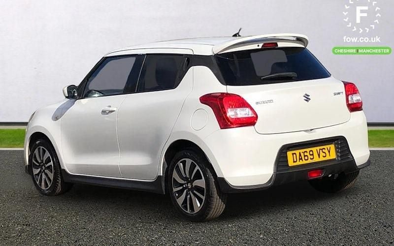 Used Suzuki Swift 90 HP (66 kW) 2019 White Hatchback