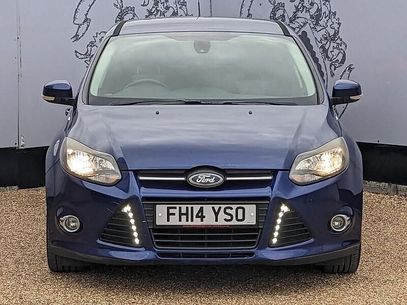 Used Ford Focus Zetec 115 HP (84 kW) 2014 Blue Hatchback