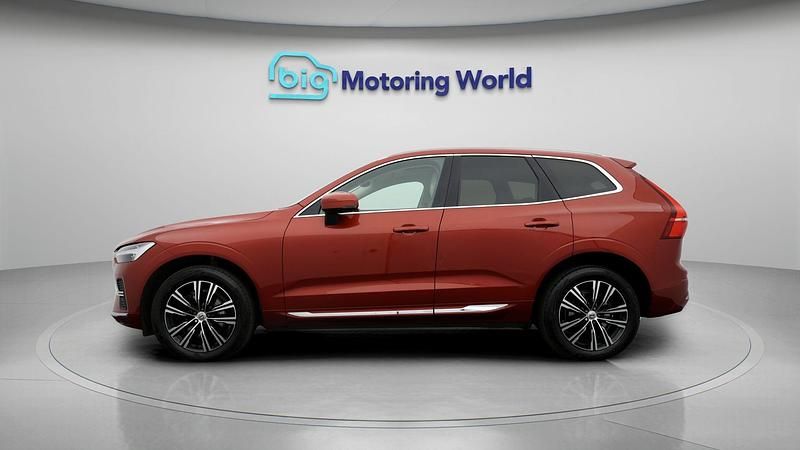 Used Volvo XC60 Inscription 247 HP (181 kW) 2021 Red SUV