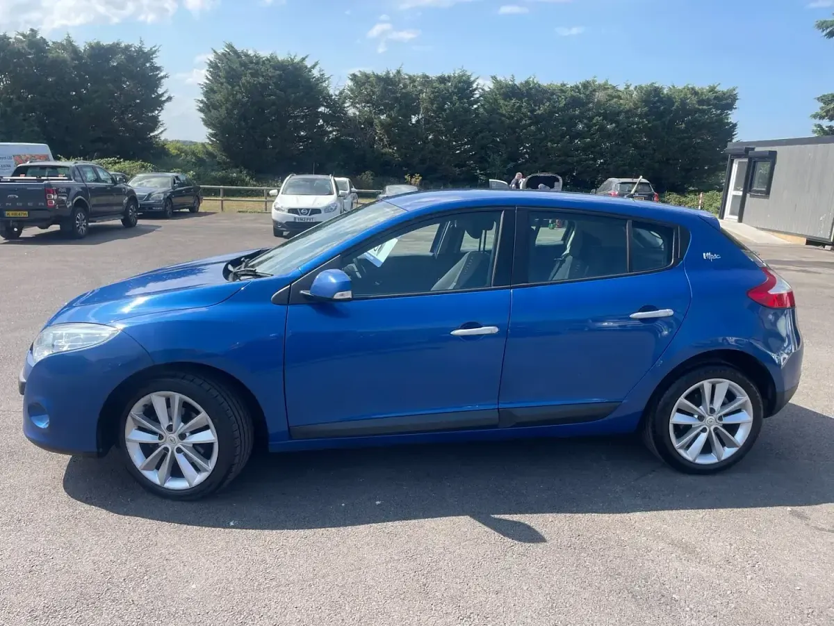 Used Renault Mégane III 2012 Blue Hatchback
