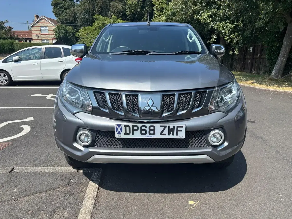 Used Mitsubishi L200 181 HP (133 kW) 2019 Grey Pickup