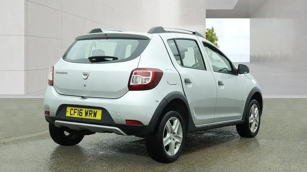 Używany Dacia Sandero Ambiance 2016 Srebrny Hatchback