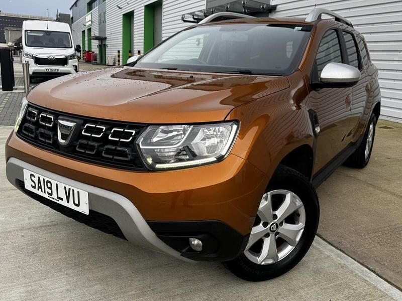Used Dacia Duster Comfort 115 HP (84 kW) 2019 Orange SUV
