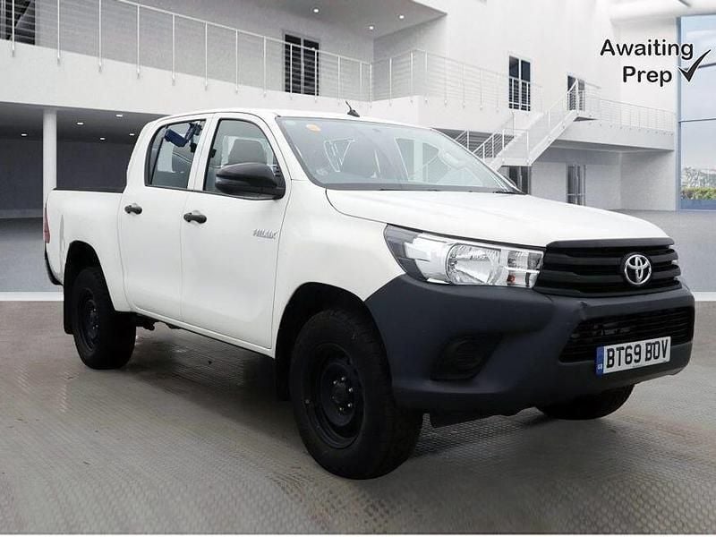 White Used 2020 Toyota HiLux Active Pickup | £18,450 (Super price) - Image 1/4