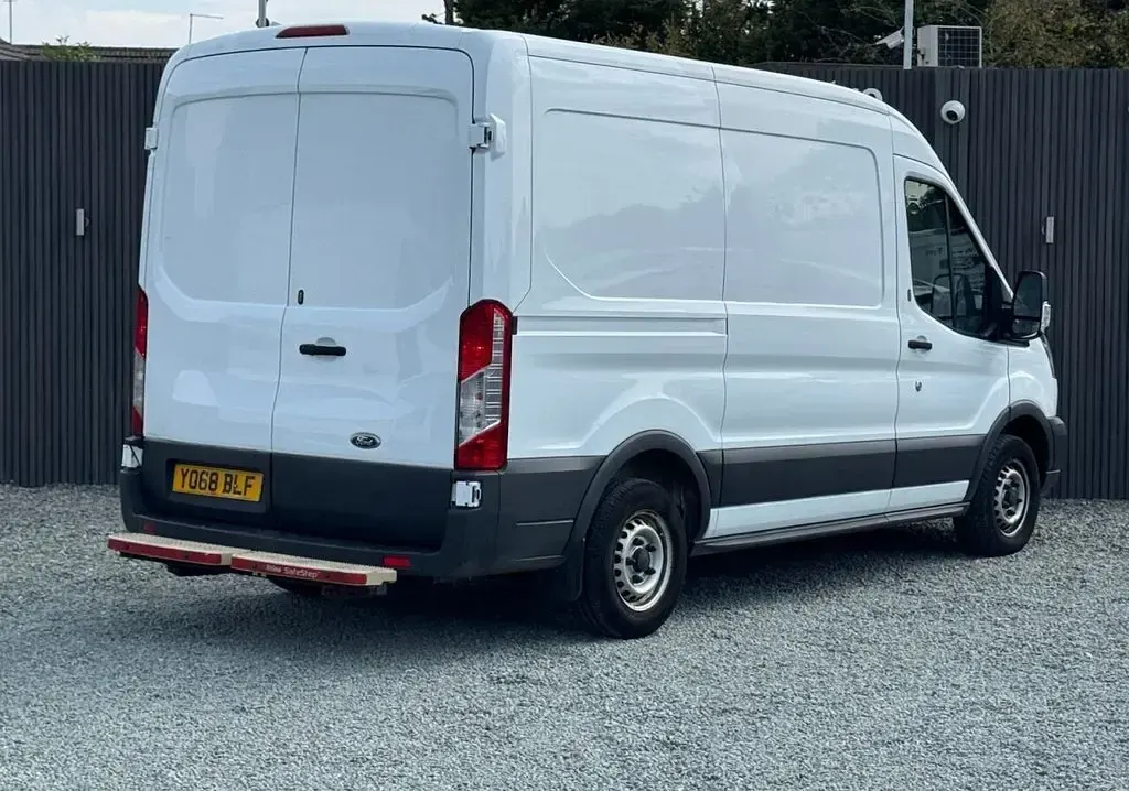 Used Ford Transit 130 HP (95 kW) 2018 White Van