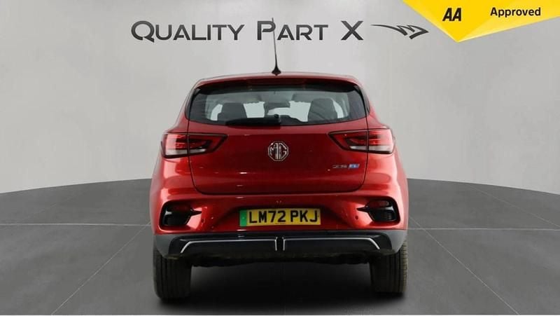 Used MG ZS SE 114 kW (156 HP) 2022 Red Hatchback