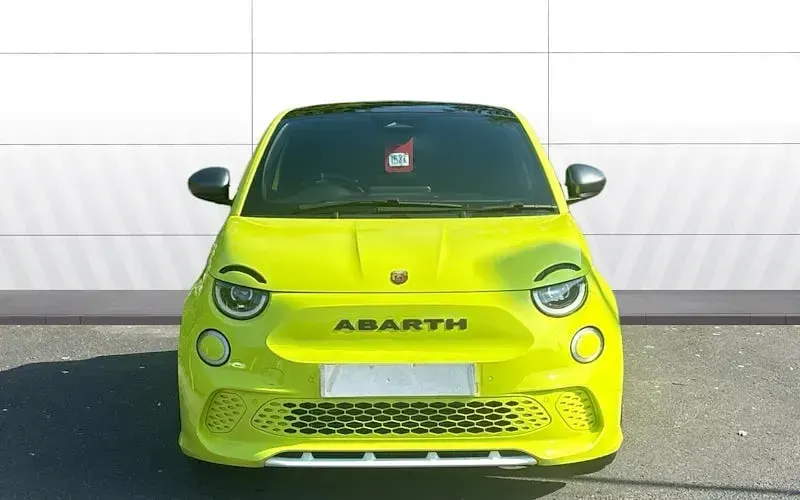 Usado Abarth 500e Scorpionissima 114 kW (155 HP) 2025 Citadino