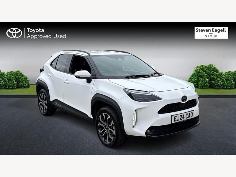 White Used 2024 Toyota Yaris Hybrid Design Hatchback | £22,000 (A bit pricey) - Image 1/3