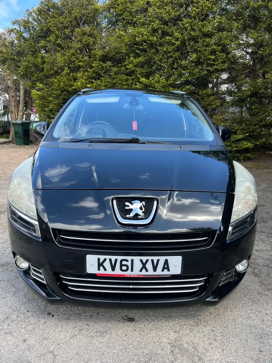 Używany Peugeot 5008 112 KM (82 kW) 2011 Czarny Minivan