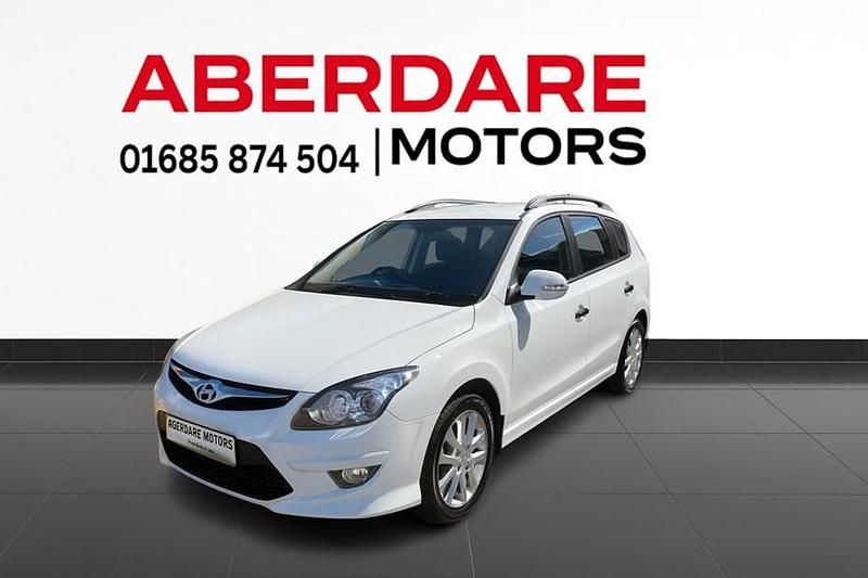 White Used 2012 Hyundai i30 Comfort Estate | £2,995 - Image 1/1