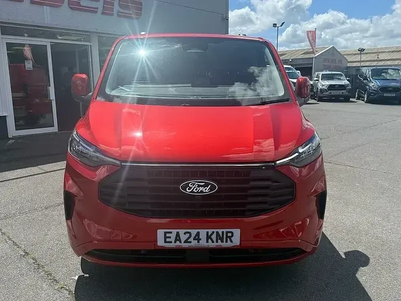 Used Ford Transit Custom Limited 134 HP (98 kW) 2024 Artisan red (metallic colour)