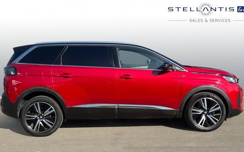 Used Peugeot 5008 Premium 131 HP (96 kW) 2021 Red SUV