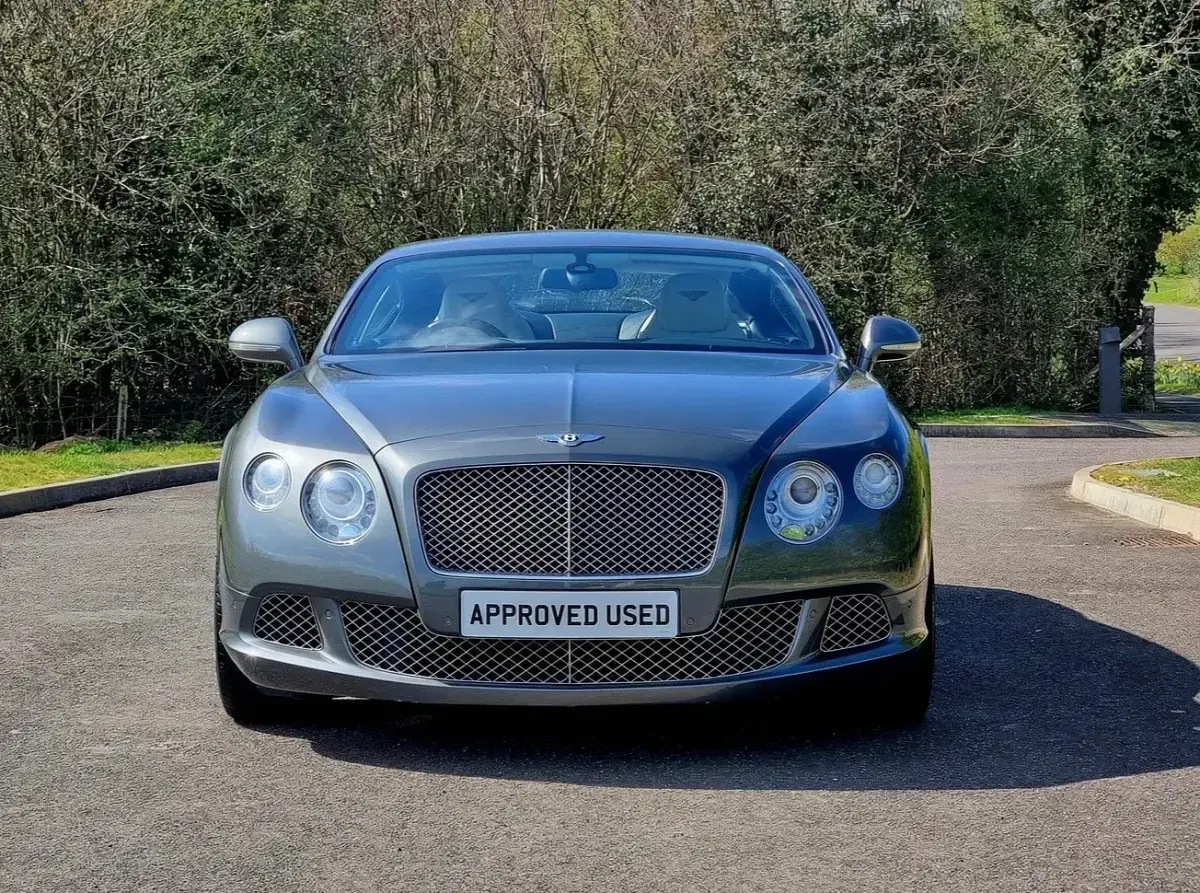 Begagnad Bentley Continental 2012 Grå Sportkupé