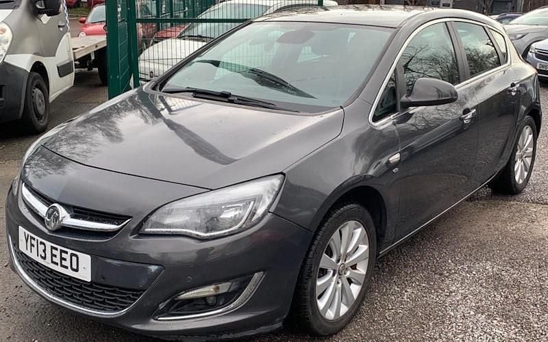 Used Vauxhall Astra Elite 165 HP (121 kW) 2012 Grey Hatchback