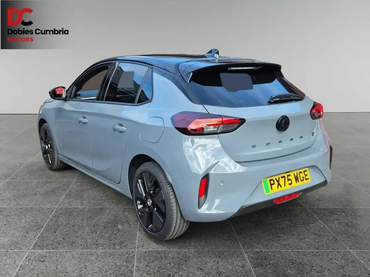 Second-hand Vauxhall Corsa-e Ultimate 114 kW (156 CP) 2025 Gri Hatchback