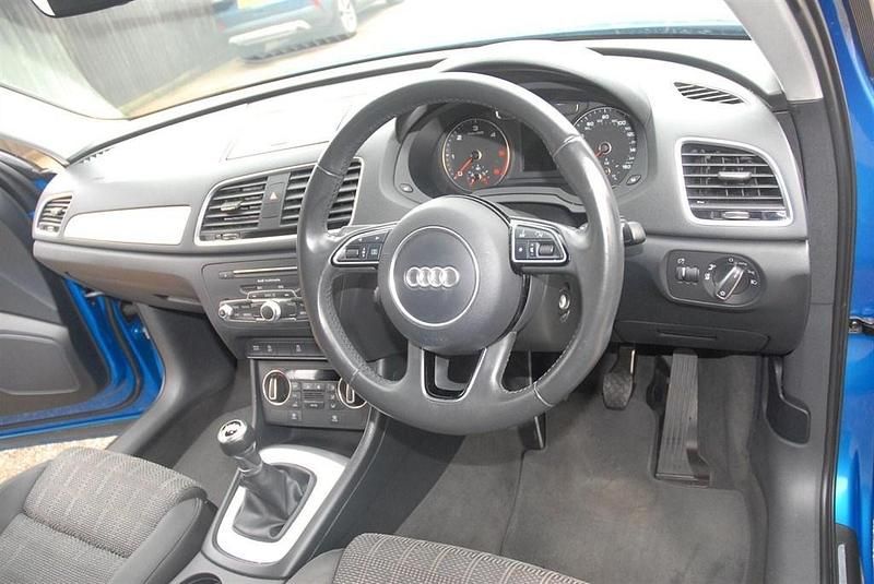Begagnad Audi Q3 Sport 150 HK (110 kW) 2018 Blå SUV