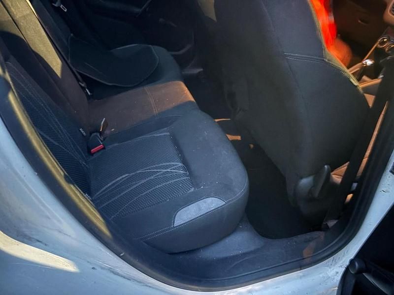 Used Peugeot 208 Active 68 HP (50 kW) 2013 White Hatchback