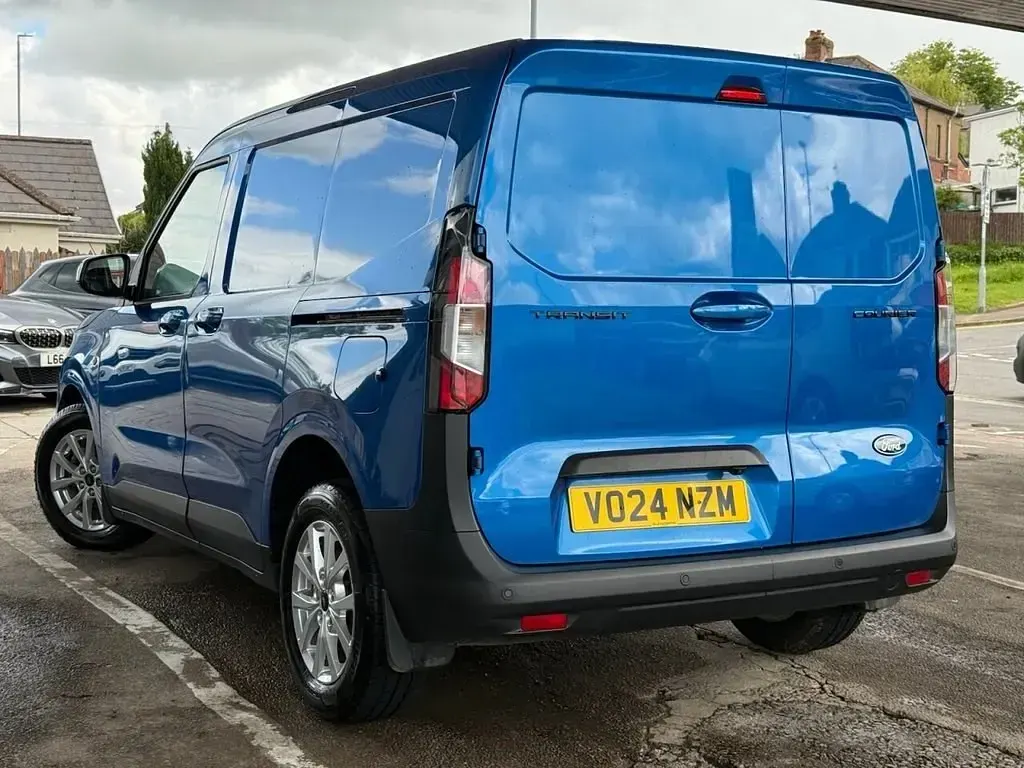 Używany Ford Transit Limited 100 KM (73 kW) 2024 Niebieski Van