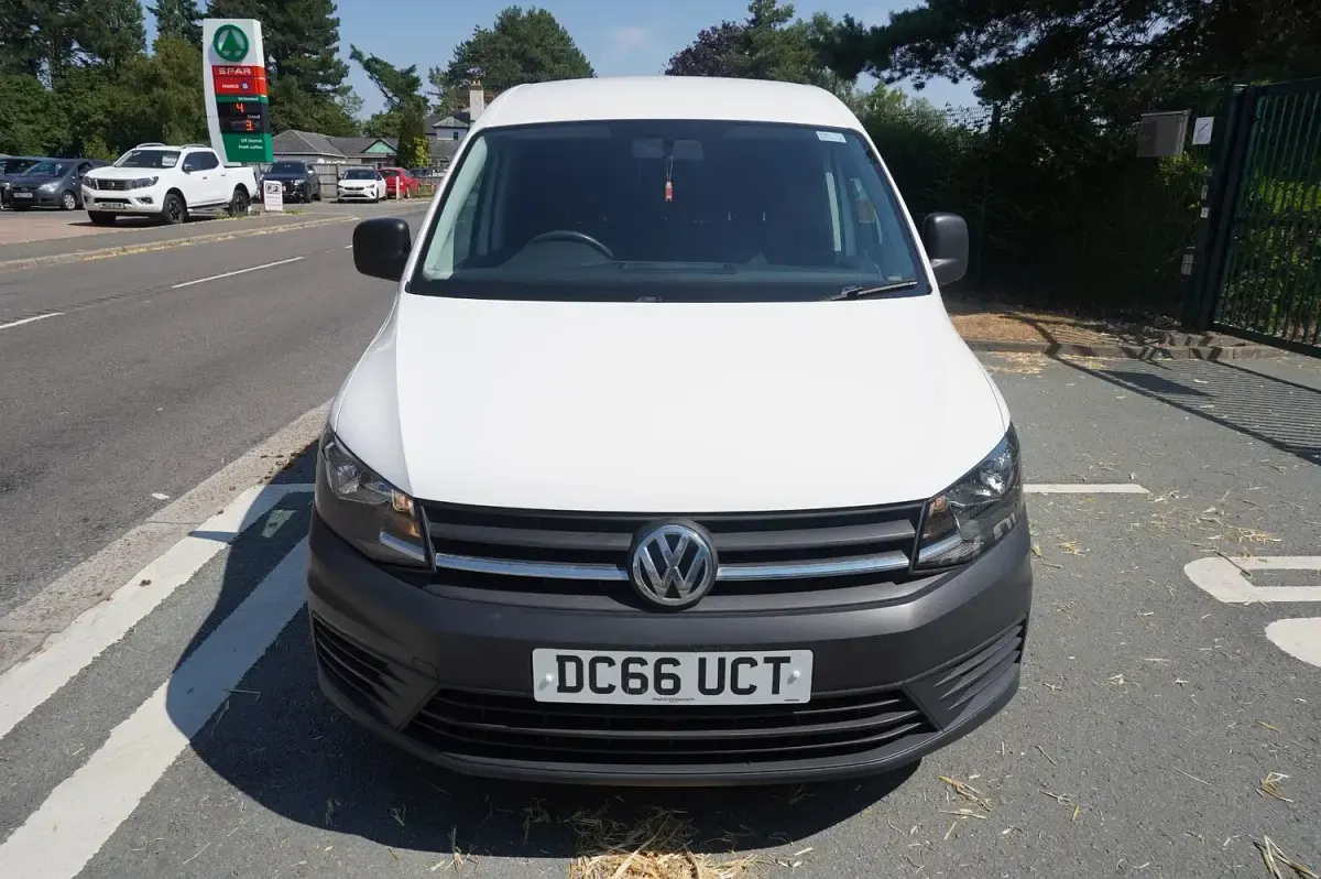 Used VW Caddy Startline 102 HP (75 kW) 2016 White MPV