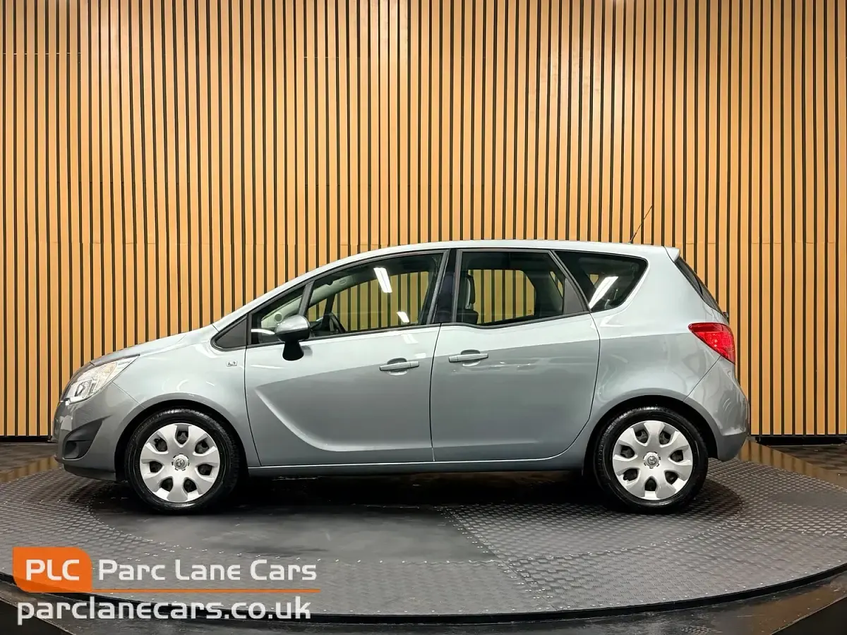 Used Vauxhall Meriva 100 HP (73 kW) 2010 Silver MPV