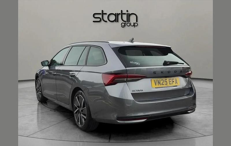Used Skoda Octavia SportLine 147 HP (108 kW) 2025 Grey Estate