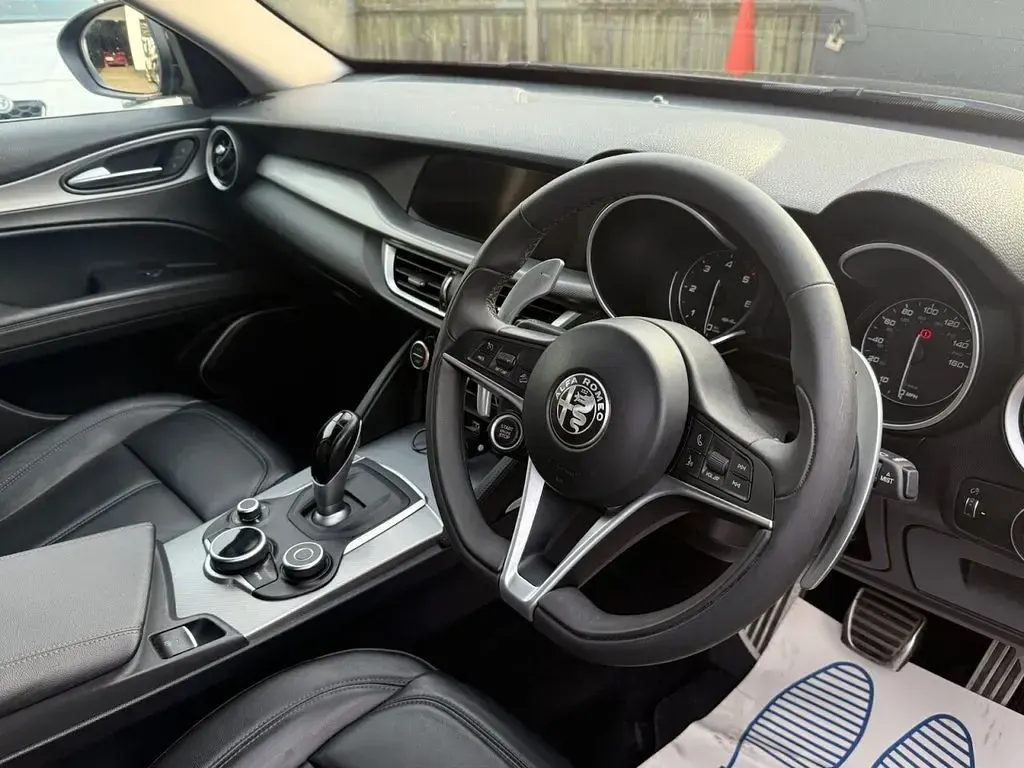 Used Alfa Romeo Stelvio Edizione Speciale 210 HP (154 kW) 2020 Green SUV