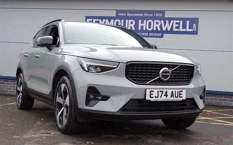 Used 2025 Volvo XC40 Plus SUV | £32,495 (Fair price) - Image 1/4