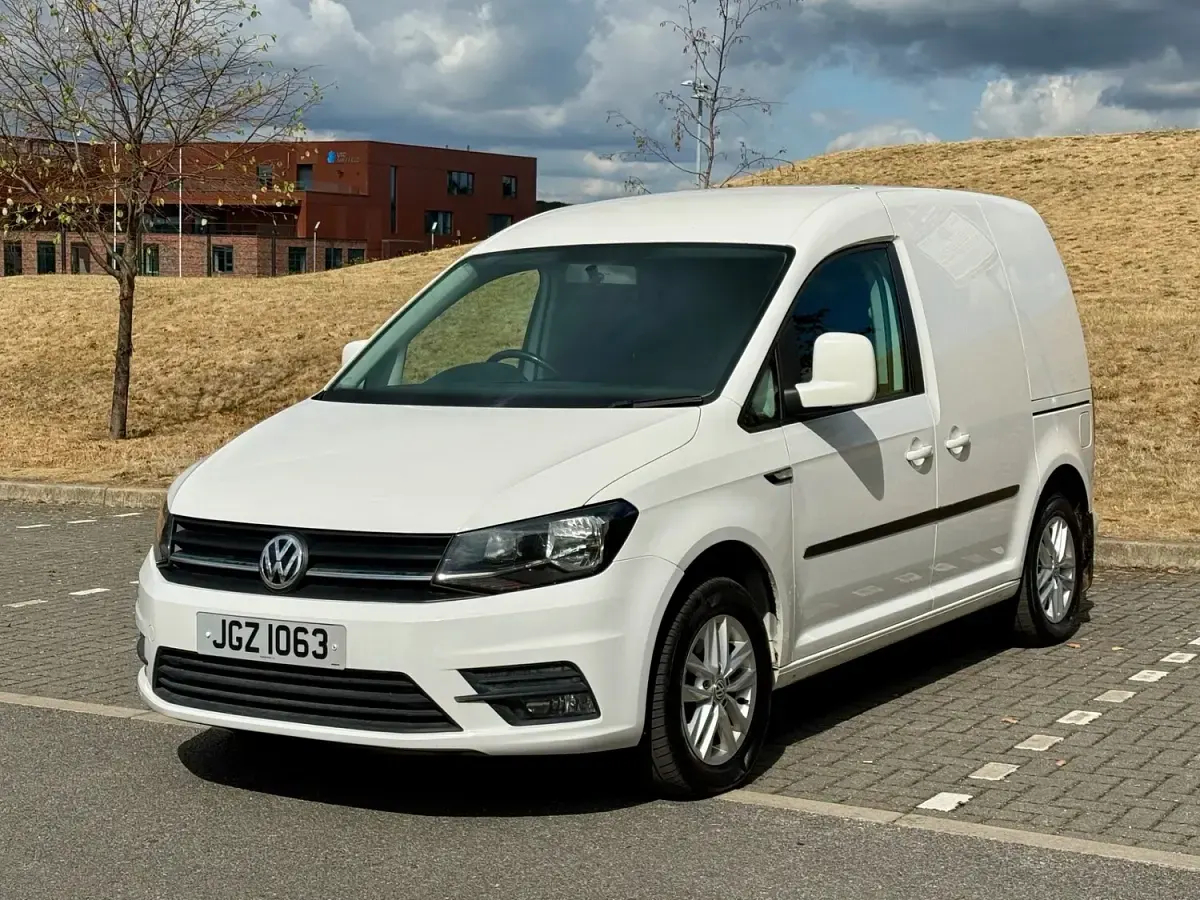 Used VW Caddy Trendline 102 HP (75 kW) 2018 White MPV