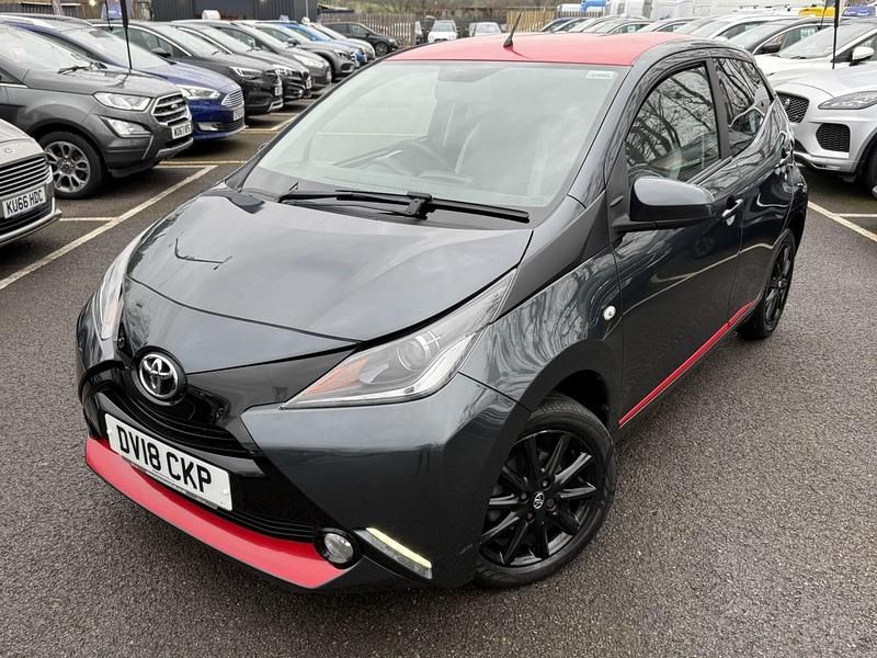 Used Toyota Aygo x-press 2018 Grey Hatchback