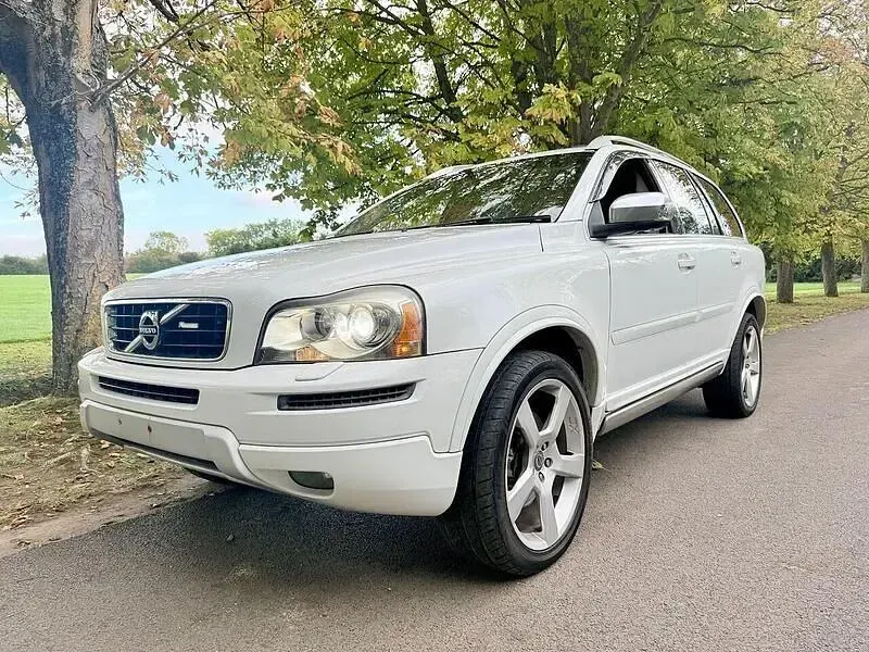 Usado Volvo XC90 SE Lux 235 HP (172 kW) 2025 Branco SUV