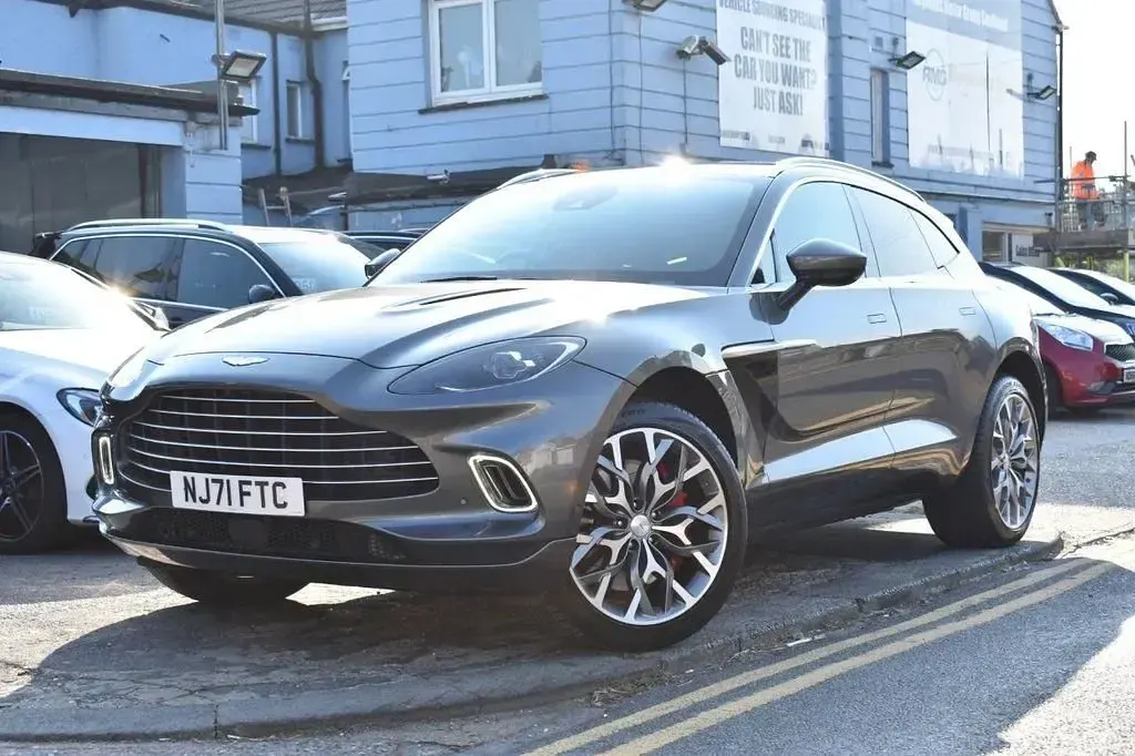 Used Aston Martin DBX 550 HP (404 kW) 2021 Silver SUV