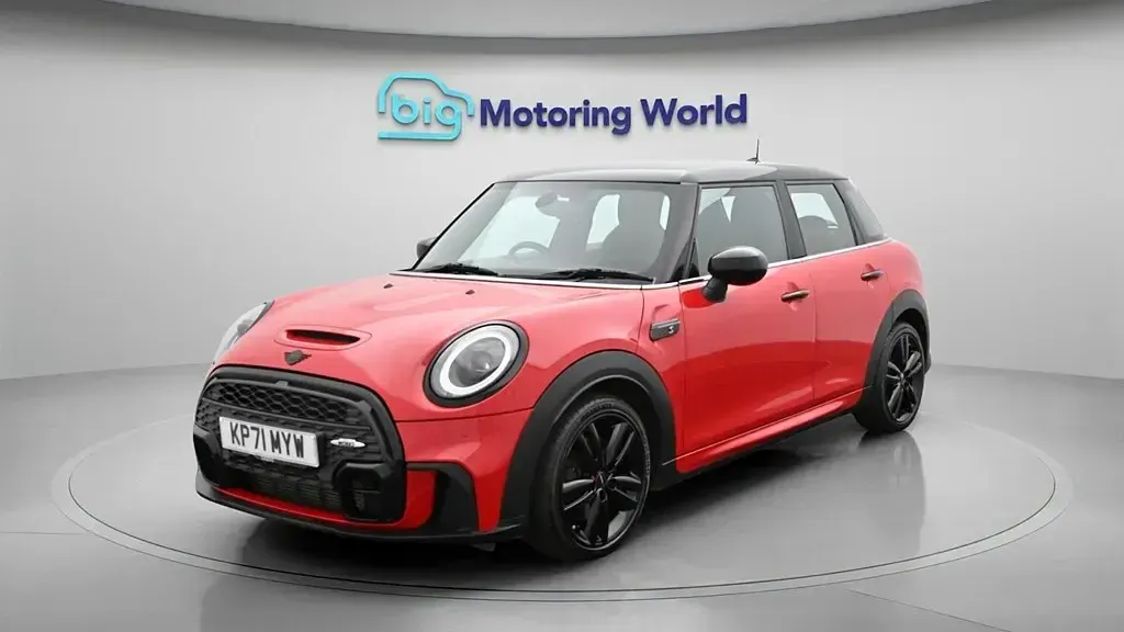Usado Mini Cooper S Hatch 178 CV (130 kW) 2021 Rojo Utilitario
