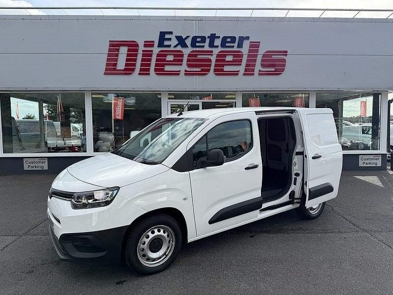 Used Toyota Proace Active 100 HP (73 kW) 2022 White MPV