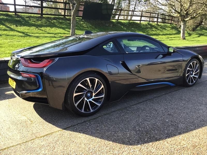 Used BMW i8 362 HP (266 kW) 2015 Grey Coupe