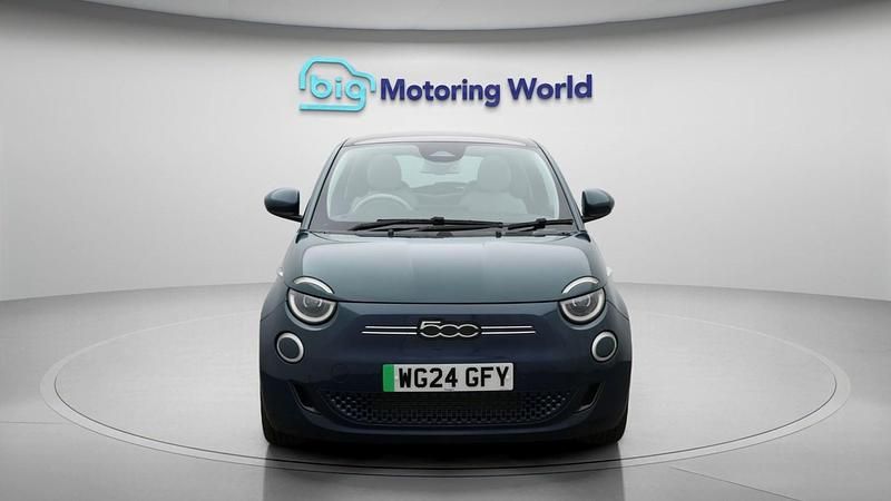 Used Fiat 500e 86 kW (118 HP) 2024 Green Hatchback