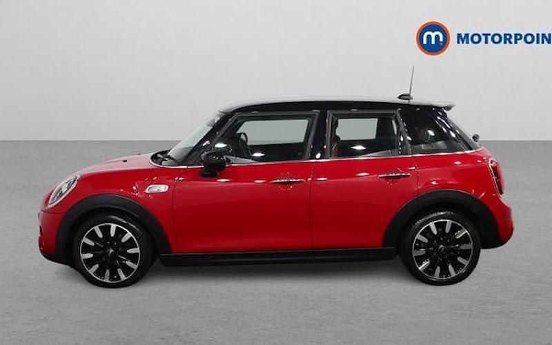 Used Mini Cooper S Exclusive 192 HP (141 kW) 2020 Red Hatchback