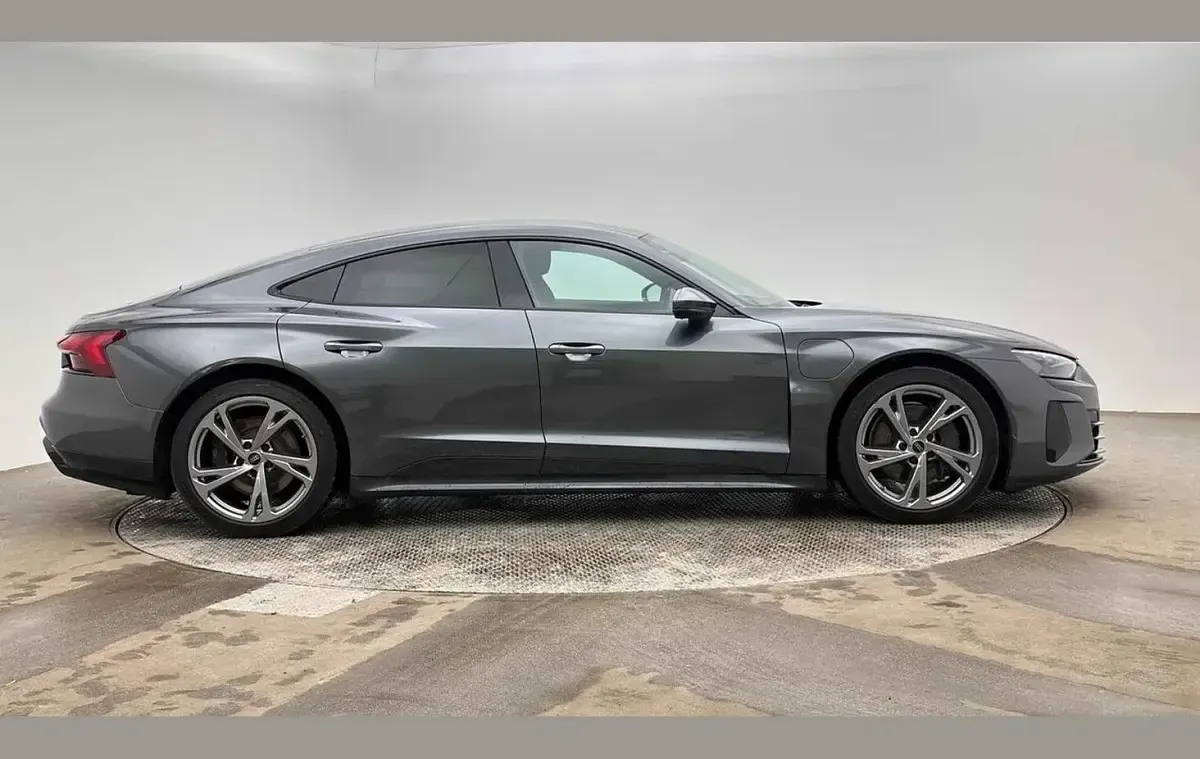 Used Audi e-tron GT quattro Comfort 384 kW (523 HP) 2023 Grey Sedan