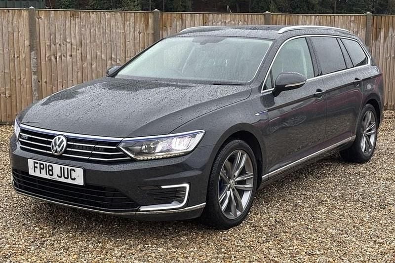 Used 2018 VW Passat GTE Estate | £11,800 (Good price) - Image 1/1