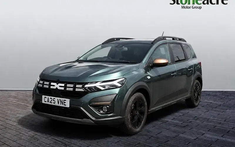 Used Dacia Jogger Extreme 141 HP (103 kW) 2024 Green MPV