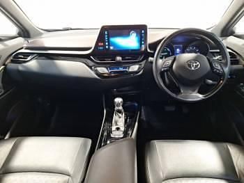 Used Toyota C-HR 122 HP (89 kW) 2018 White SUV