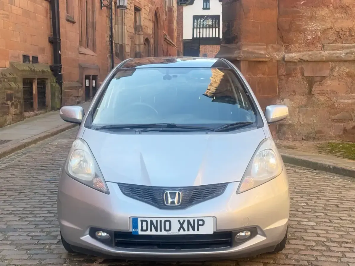 Second-hand Honda Jazz EX 100 CP (73 kW) 2010 Argintiu Hatchback