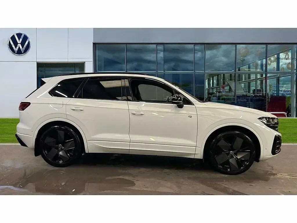 Used VW Touareg Black Edition 286 HP (210 kW) 2023 White  SUV